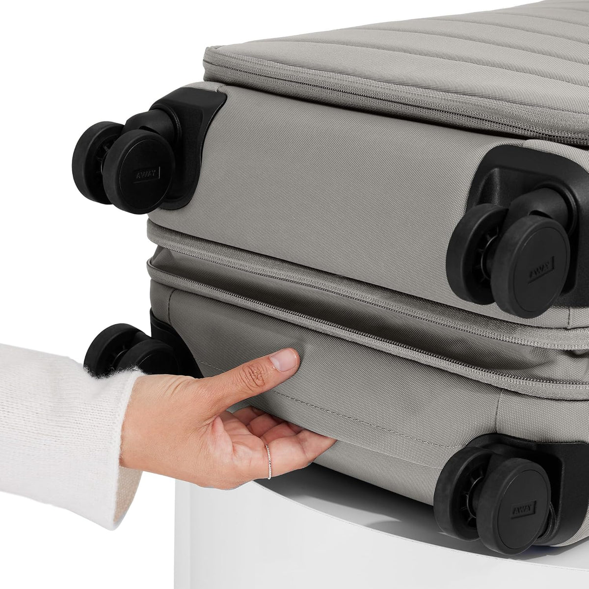 Carry-On Luggage - 22-Inch Lightweight, Expandable Softside Suitcase with 360° Spinner Wheels, Interior Compression System, TSA-Accepted Lock - Cloud Gray