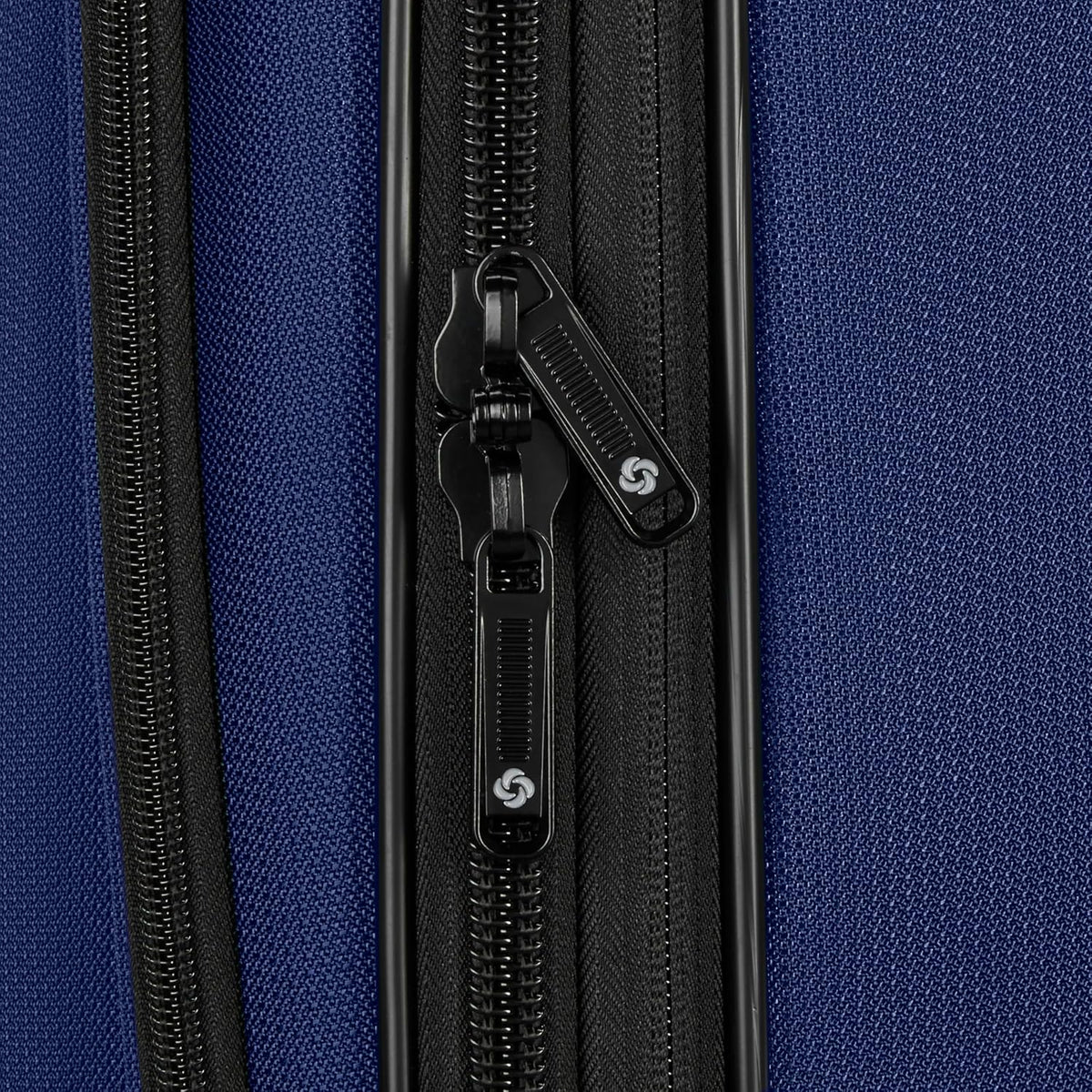 Ascella 4 Carry-On Luggage - Black