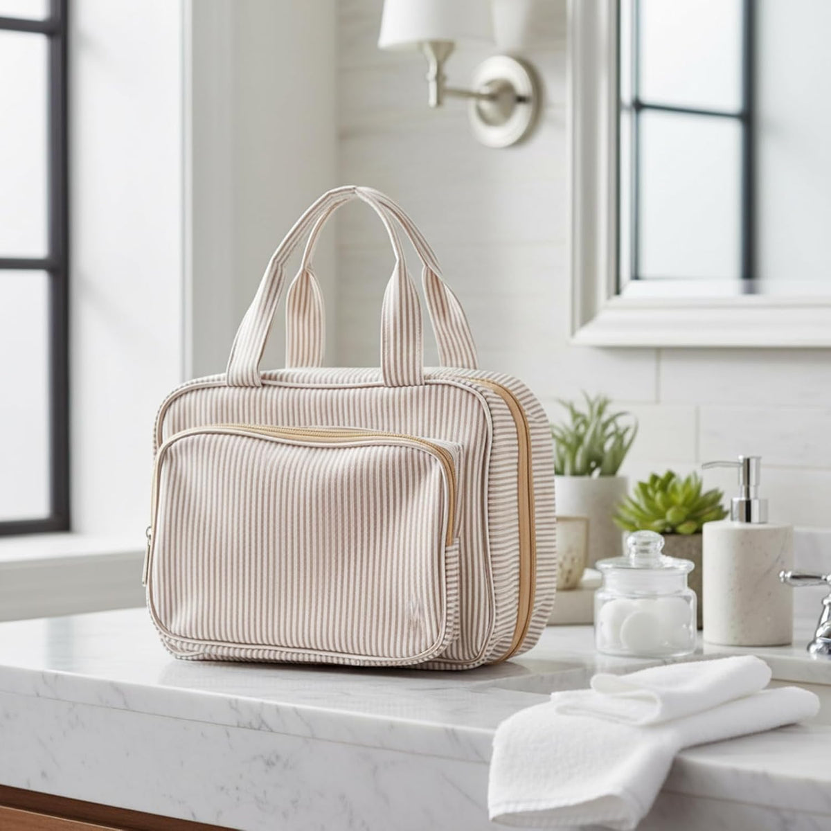 Hanging Toiletry Bag for Women with Detachable Pouch, Travel Toiletry Bag, Travel Size Toiletries, Cosmetic Bags, Seersucker Makeup Bags Gifts for Her Mom Girlfriend Wife Teacher(Pink)