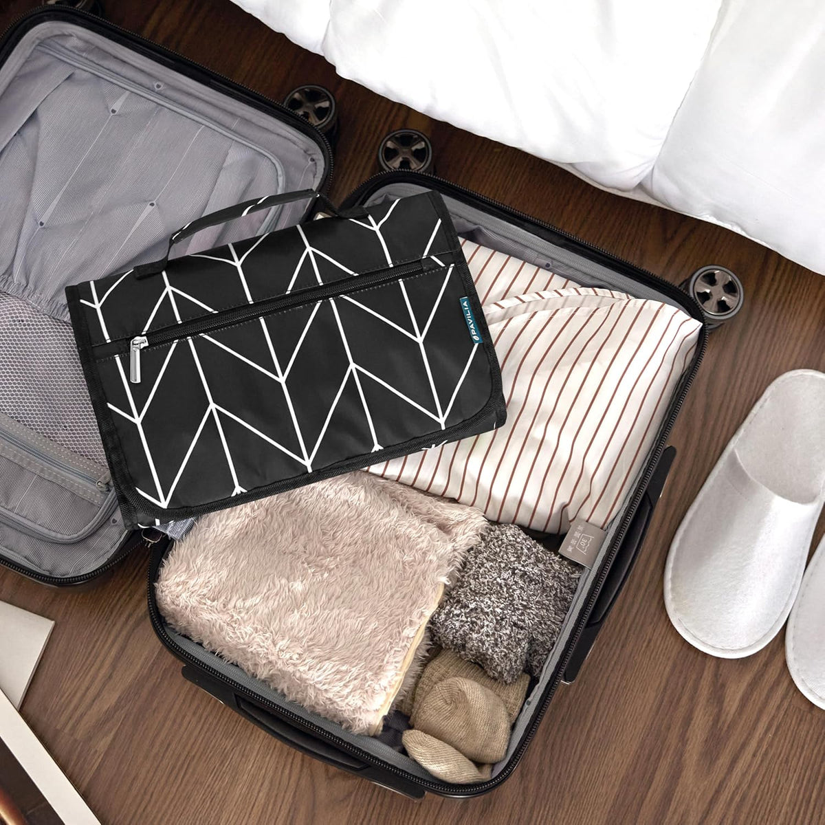 Hanging Toiletry Bag for Women Men, Large Foldable Toiletries Organizer with Hook, Water-Resistant Makeup Cosmetic Rollup Case, Clear Pockets for Bathroom, Gym, Cruise (Teal Chevron)