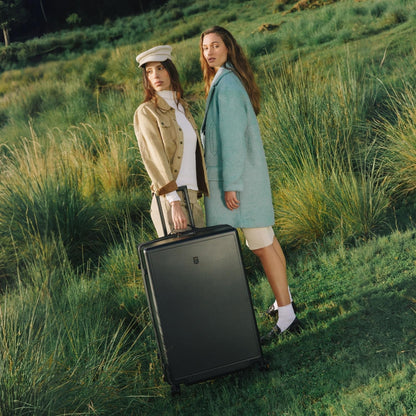 Hard Shell Carry on Luggage Airline Approved, Carry-on Suitcases with Wheels, Lightweight Luminous Textured Hardside Travel Bag with Tsa Lock, 20 Inch, Black
