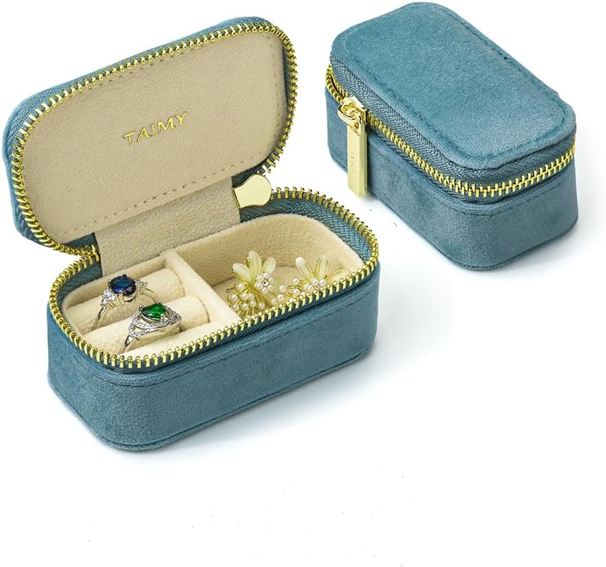 Small Travel Jewelry Case, Mini Tiny Plush Velvet Jewelry Box for Women and Girls, Pocket Size Jewelry holder organizer for Rings Earrings and Small Items(Avocado Green)