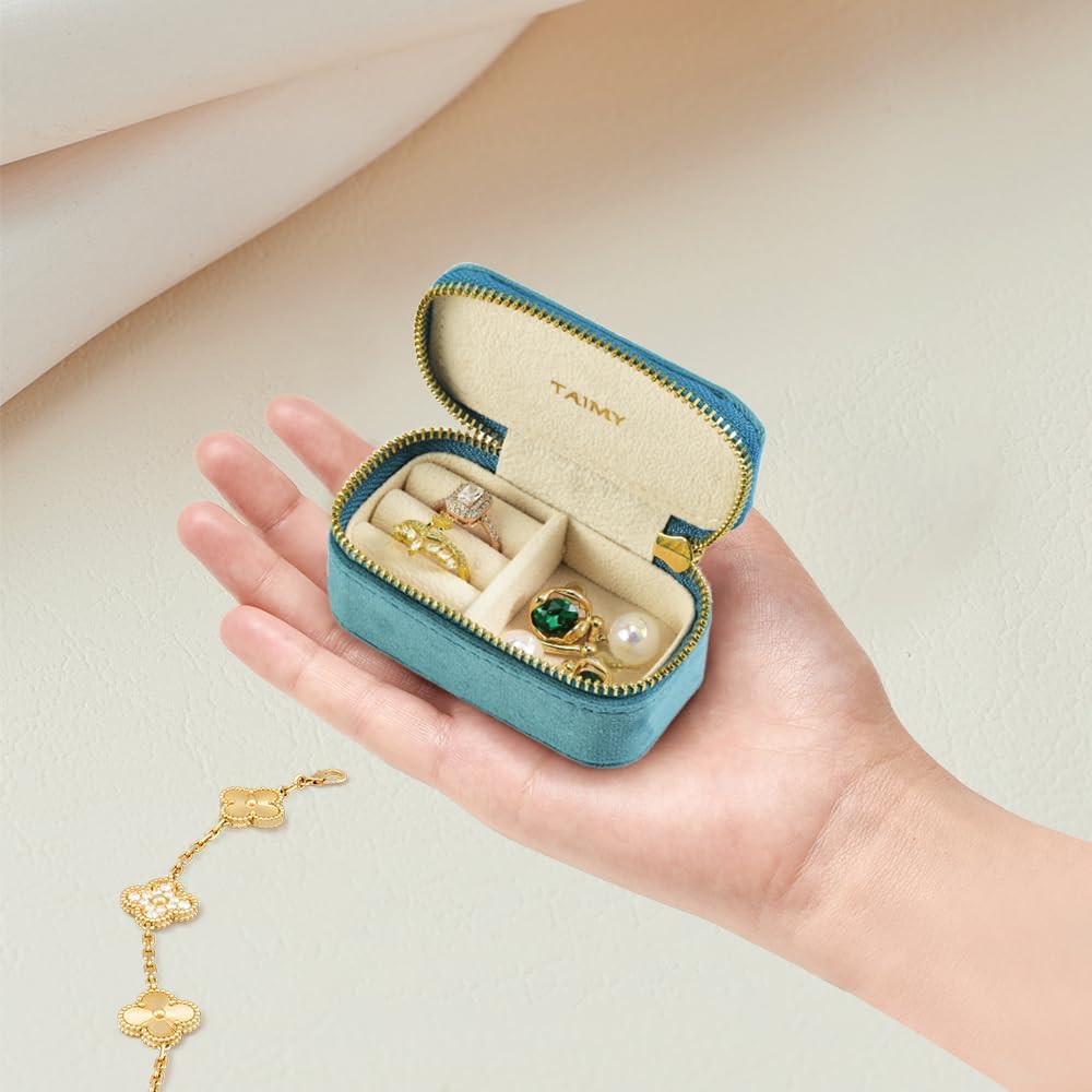 Small Travel Jewelry Case, Mini Tiny Plush Velvet Jewelry Box for Women and Girls, Pocket Size Jewelry holder organizer for Rings Earrings and Small Items(Avocado Green)