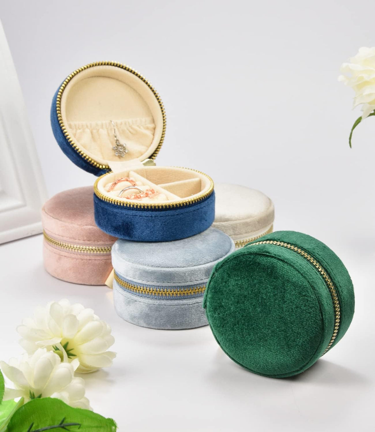 Small Travel Jewelry Case, Mini Tiny Plush Velvet Jewelry Box for Women and Girls, Pocket Size Jewelry holder organizer for Rings Earrings and Small Items(Avocado Green)