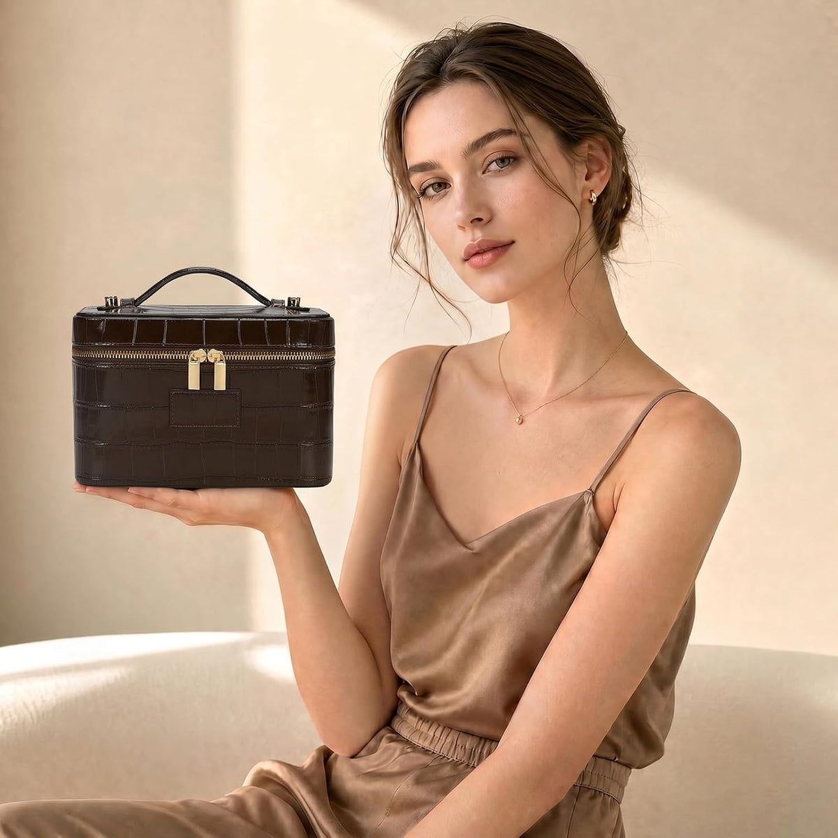 Makeup Bag Vanity Case for Women Leather Cosmetic Bag Travel Toiletry Bags Portable Makeup Organizer Case