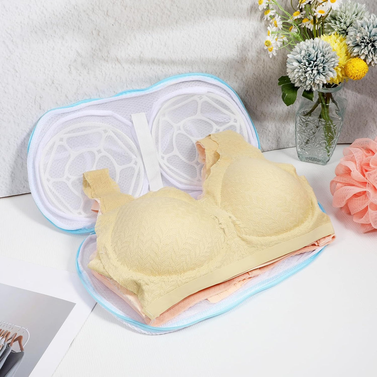 4Pcs Bra Wash Bags for Laundry, Large Bra Laundry Bags, Underwear Brassiere Lingerie Bag with Zipper for Washing Machine (A to C Cups)