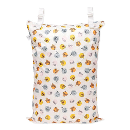 Disney Waterproof Hanging Wet Bag Large for Baby, Laundry, Dirty Clothes, Travel, Swim Suit, Cloth Diapers, Pool, Towels, Daycare, Beach, Zip Reusable Bag, Vacation Packing, XL Winnie the Pooh
