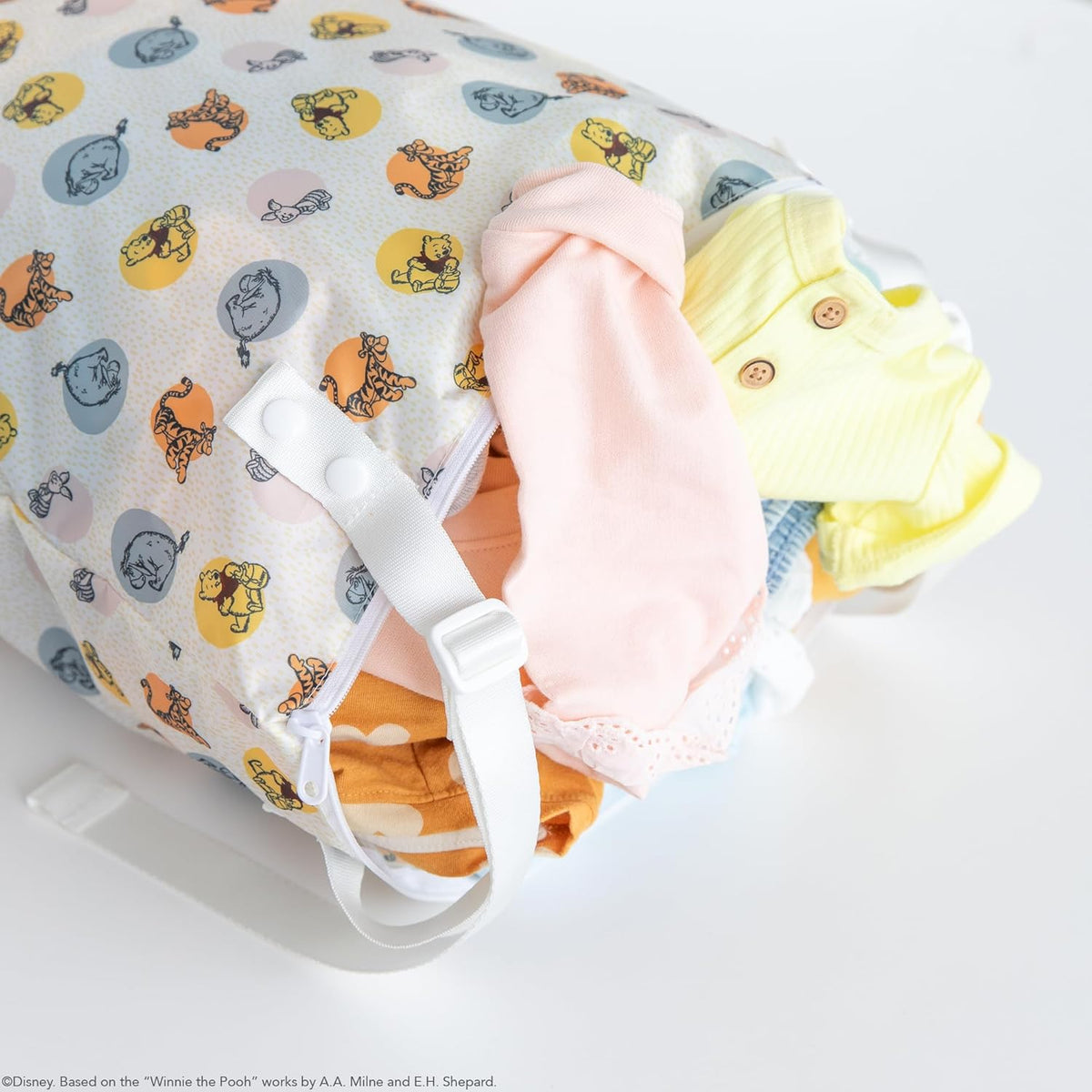 Disney Waterproof Hanging Wet Bag Large for Baby, Laundry, Dirty Clothes, Travel, Swim Suit, Cloth Diapers, Pool, Towels, Daycare, Beach, Zip Reusable Bag, Vacation Packing, XL Winnie the Pooh