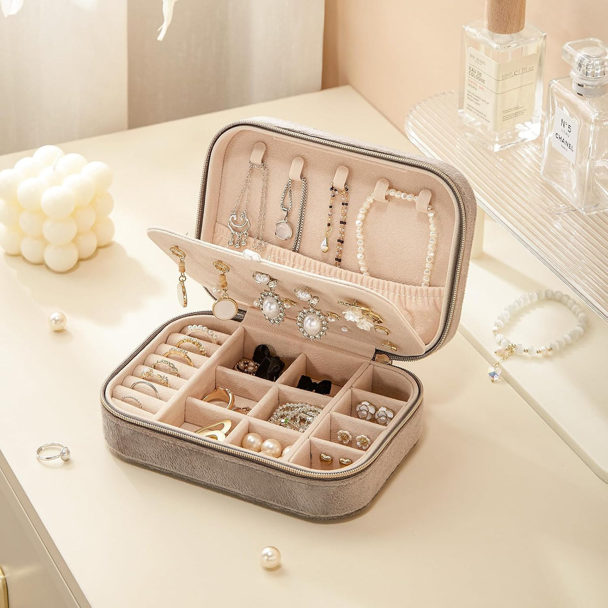 Travel Jewelry Case, Double Layer Travel Jewelry Organizer for Necklace Earring Rings Jewelry Display Case for Women, White