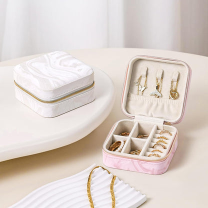 Travel Jewelry Case, Small Jewelry Box Portable Jewelry Travel Organizer Display Storage Case for Rings Earring Necklace Bracelet, Gift for Women Girls, Green