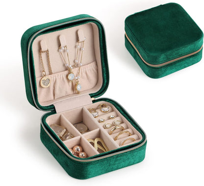 Travel Jewelry Case, Small Jewelry Box Portable Jewelry Travel Organizer Display Storage Case for Rings Earring Necklace Bracelet, Gift for Women Girls, Green