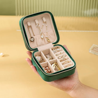Travel Jewelry Case, Small Jewelry Box Portable Jewelry Travel Organizer Display Storage Case for Rings Earring Necklace Bracelet, Gift for Women Girls, Green
