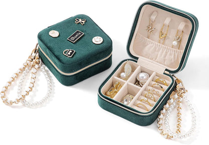 Travel Jewelry Case, Small Jewelry Box Portable Jewelry Travel Organizer Display Storage Case for Rings Earring Necklace Bracelet, Gift for Women Girls, Green