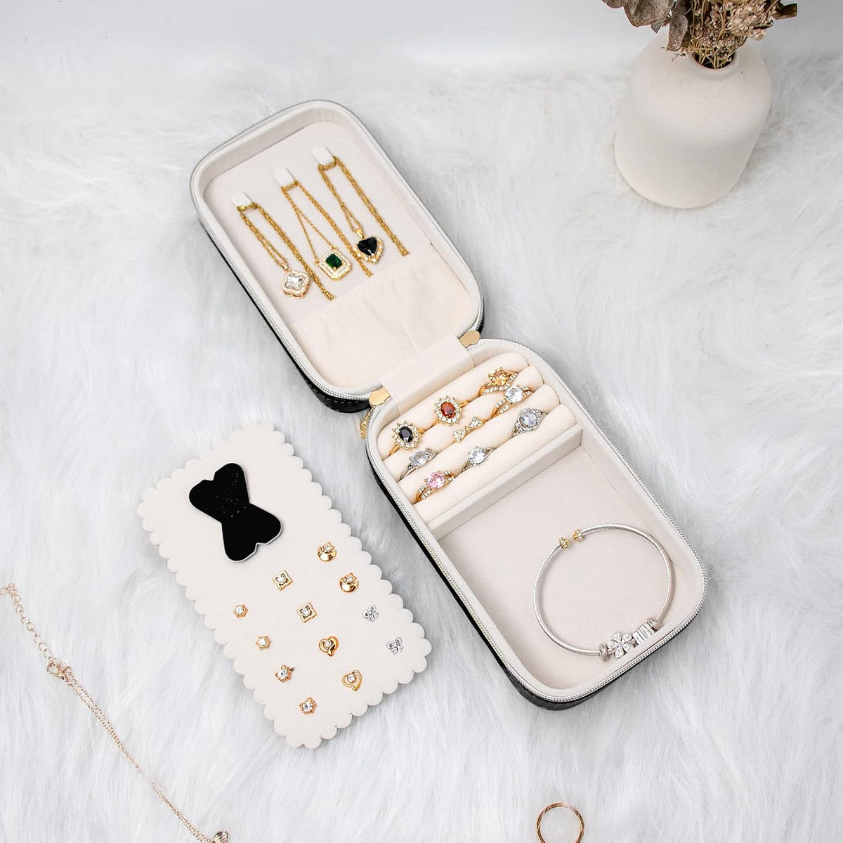 Small Travel Jewelry Organizers Box for Women with PU Leather Portable | Mini Jewelry Case with Compartments for Necklace Rings Earrings,Luxury Giftable Boxes Gifts