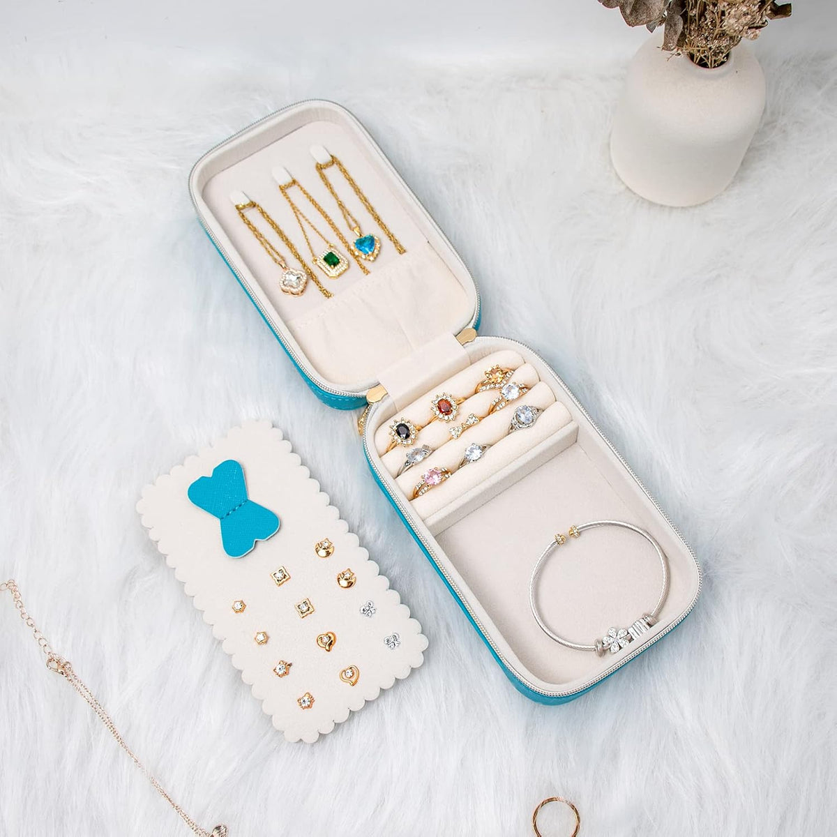 Small Travel Jewelry Organizers Box for Women with PU Leather Portable | Mini Jewelry Case with Compartments for Necklace Rings Earrings,Luxury Giftable Boxes Gifts