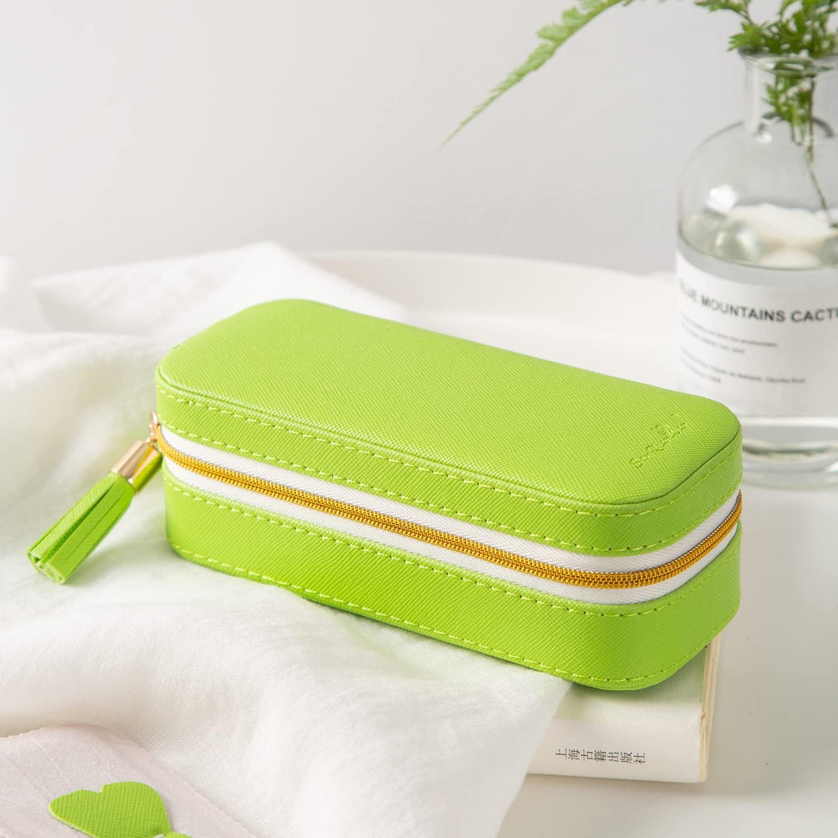 Small Travel Jewelry Organizers Box for Women with PU Leather Portable | Mini Jewelry Case with Compartments for Necklace Rings Earrings,Luxury Giftable Boxes Gifts