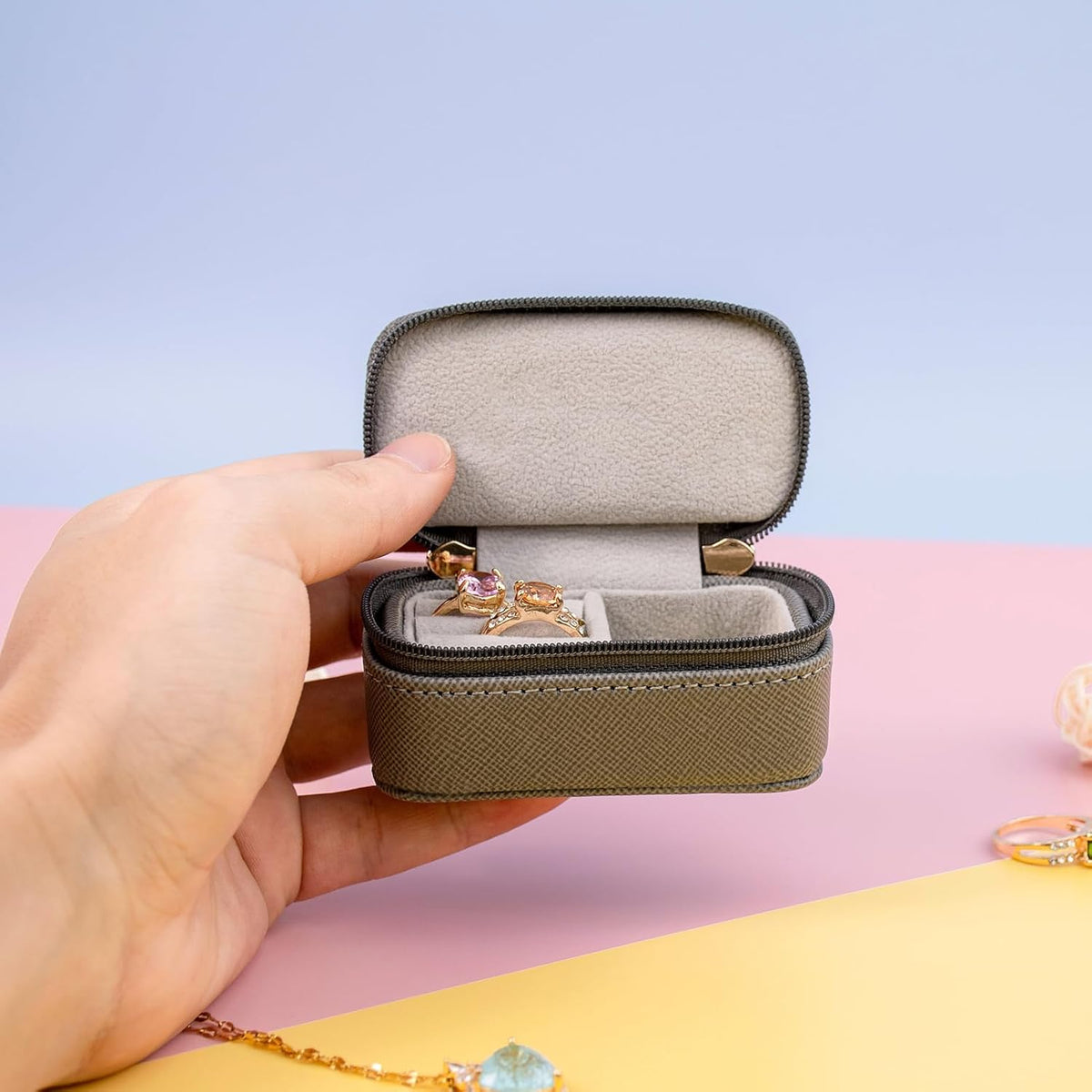 Small Travel Jewelry Organizers Box for Women with PU Leather Portable | Mini Jewelry Case with Compartments for Necklace Rings Earrings,Luxury Giftable Boxes Gifts