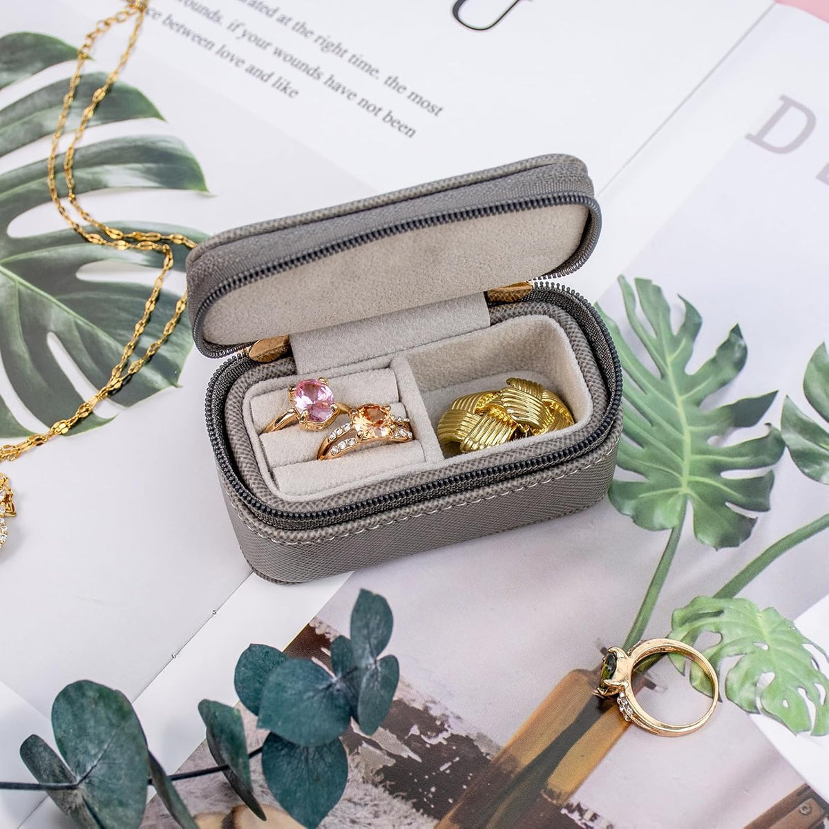 Small Travel Jewelry Organizers Box for Women with PU Leather Portable | Mini Jewelry Case with Compartments for Necklace Rings Earrings,Luxury Giftable Boxes Gifts