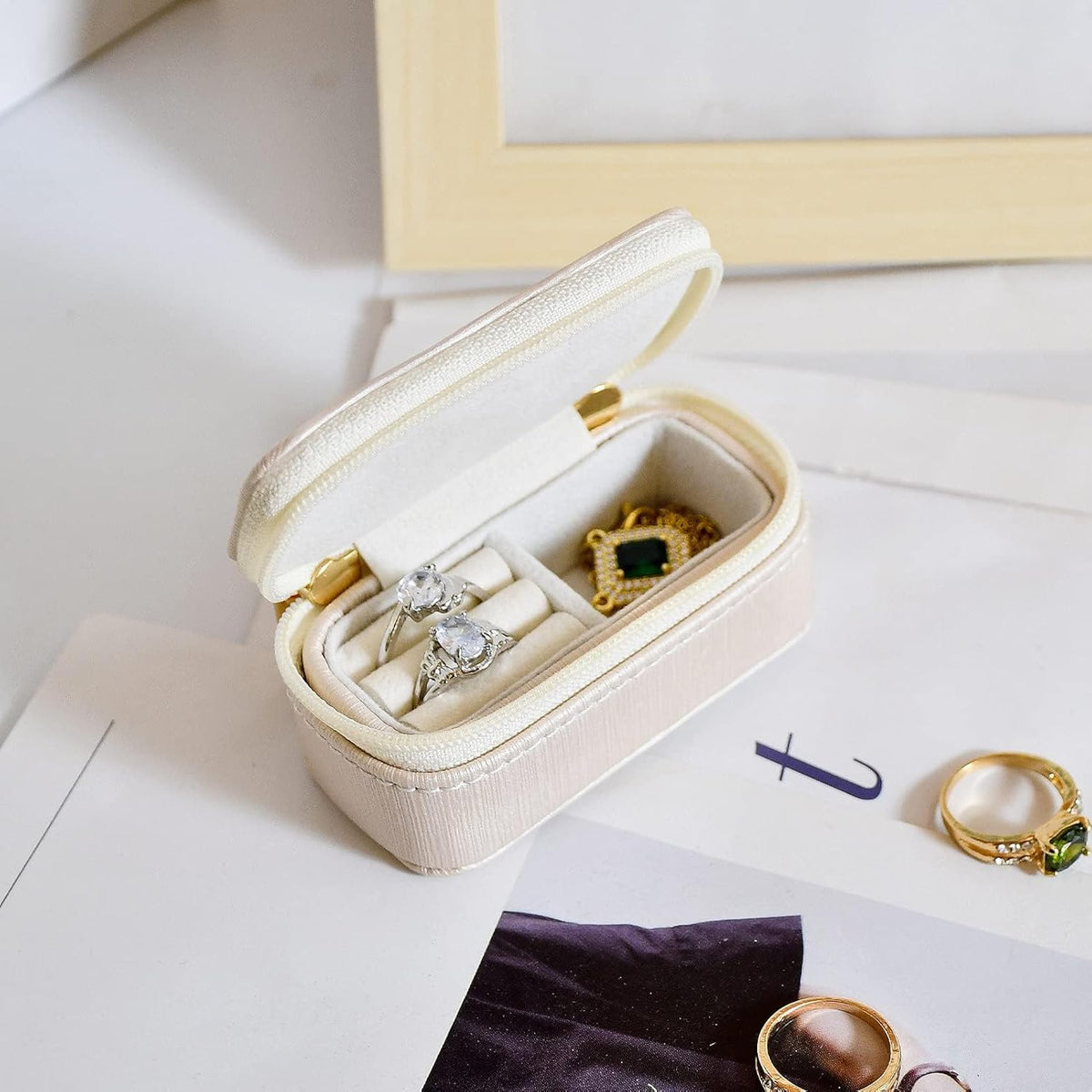 Small Travel Jewelry Organizers Box for Women with PU Leather Portable | Mini Jewelry Case with Compartments for Necklace Rings Earrings,Luxury Giftable Boxes Gifts