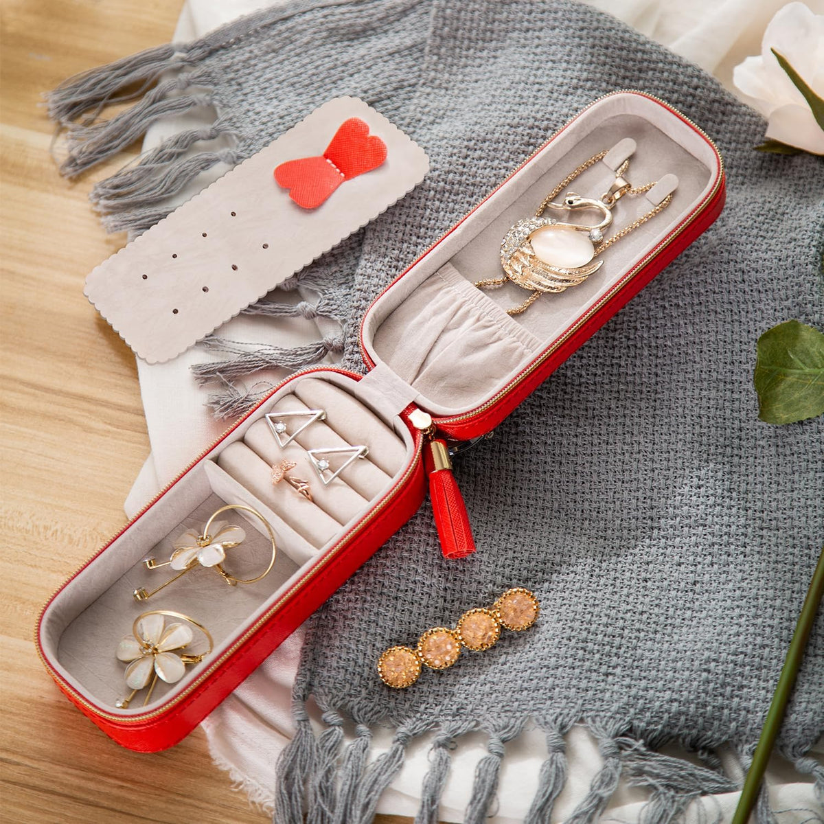 Small Travel Jewelry Organizers Box for Women with PU Leather Portable | Mini Jewelry Case with Compartments for Necklace Rings Earrings,Luxury Giftable Boxes Gifts