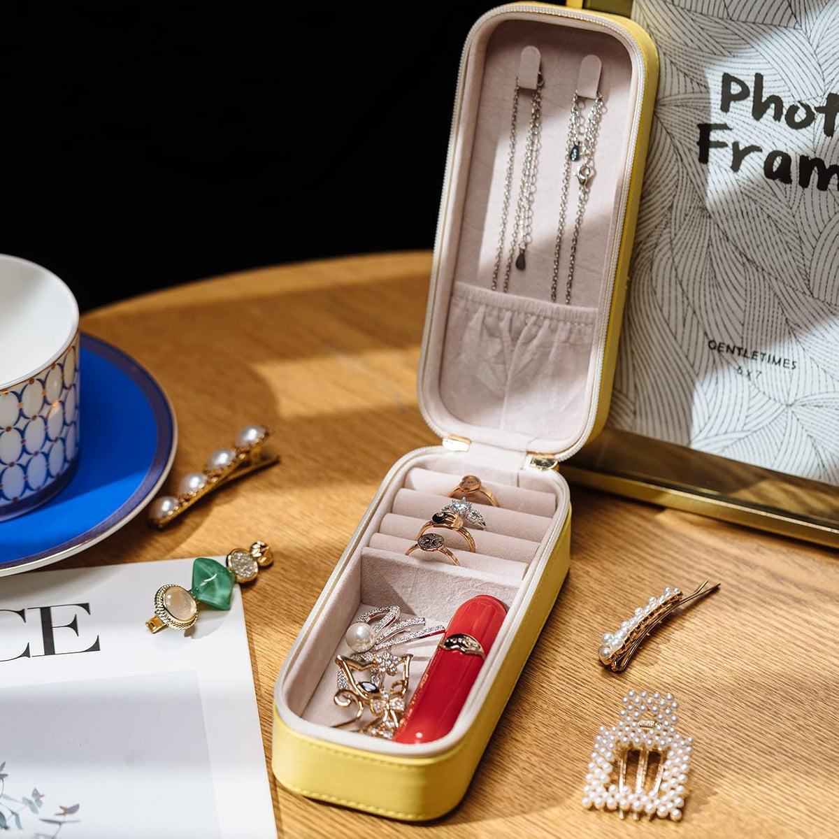 Small Travel Jewelry Organizers Box for Women with PU Leather Portable | Mini Jewelry Case with Compartments for Necklace Rings Earrings,Luxury Giftable Boxes Gifts