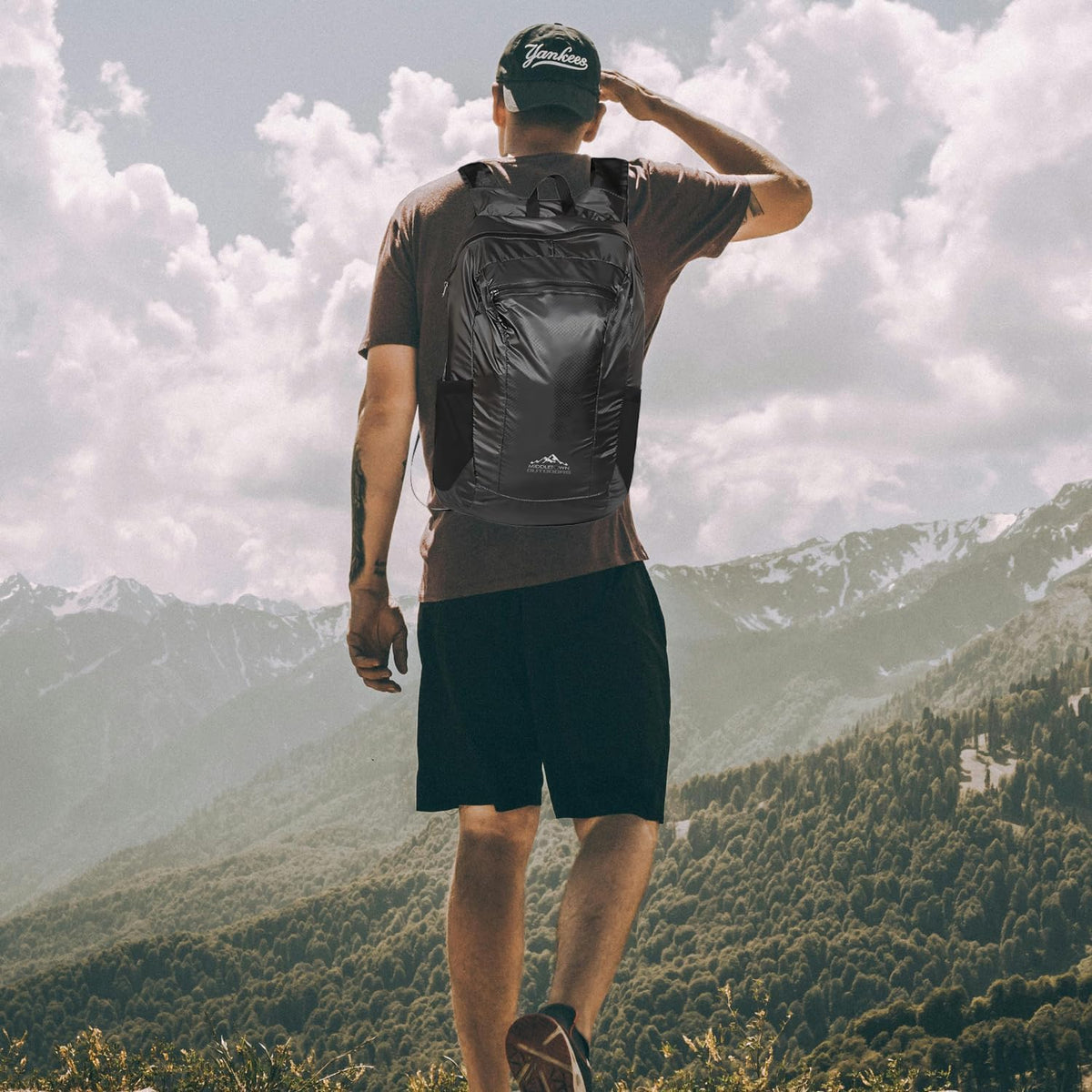 Daypack Ultralight Foldable Water-Resistant Nylon Durable & Tear-Resistant, Ideal for Hiking, Camping, Travel, Compact Size Fits Pocket