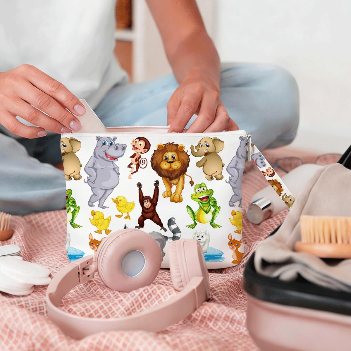Wet Dry Bag, Wet Bag for Swimsuit, Diaper Sunscreen Large Zipper Pouch Waterproof Pouch, Beach Bags for Women, Various Cartoon Animal Patterns, Gifts for Ladies Girls Friends Colleagues and Sisters