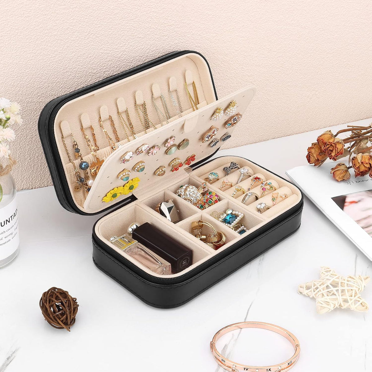 Travel Jewelry Box, PU Leather Portable Jewelry Case, Small Jewelry Boxes for Gifts, Travel Jewelry Organizer for Women Rings Earrings Necklaces Bracelets (Gray)