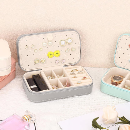 Travel Jewelry Box, PU Leather Portable Jewelry Case, Small Jewelry Boxes for Gifts, Travel Jewelry Organizer for Women Rings Earrings Necklaces Bracelets (Gray)