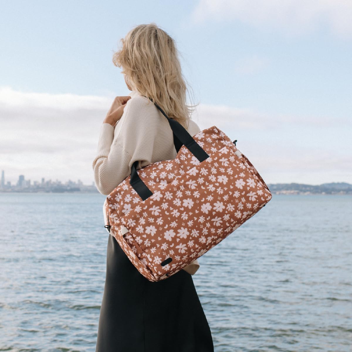 Austin Carry-On Travel Duffel Bag for Women, 18” Weekender Bag with Laptop Sleeve, Durable Material, and Trolley Sleeve, Ideal for Work, Gym, and Overnight Trips (Natural)