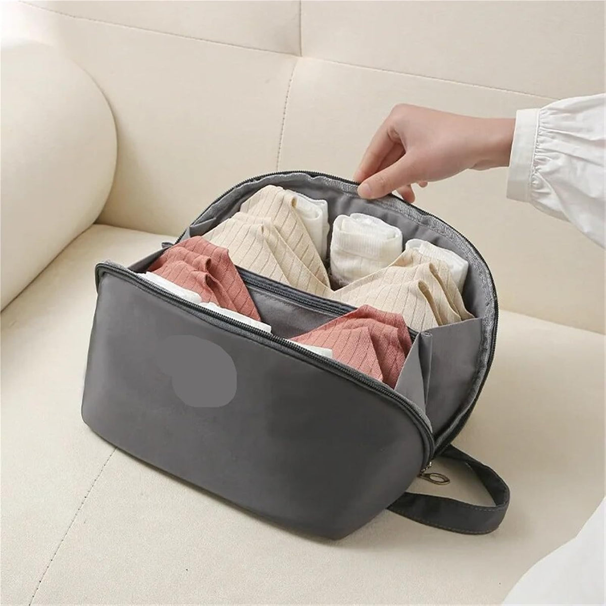 Travel Underwear Organizer Bag 1pc Underwear Storage Bag Portable Zipper Bras Organizer for Traveling Women's Lingerie & Accessories(Pink)