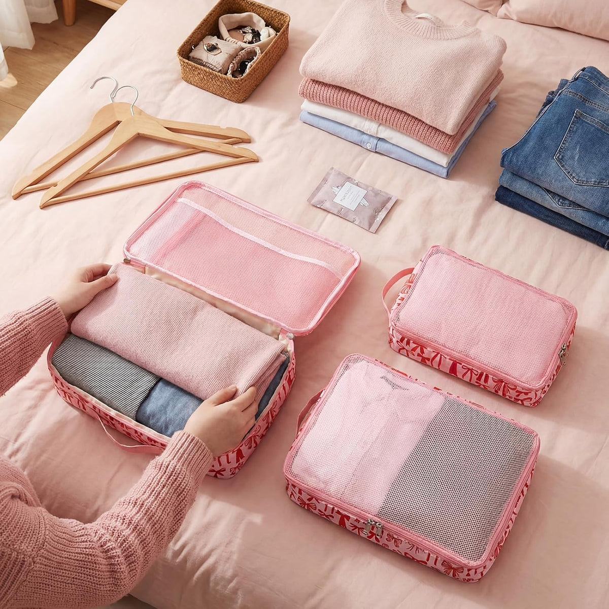3 Pack Compression Packing Cubes for Travel 3 Size Clothing Bags with Mesh Window for Travel Home Underwear Clothes Accessories Organization Women (Blue Floral)