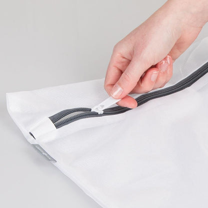 Mesh Laundry Bags with Built in Zipper for Cleaning Delicates– Set of 2, 1 Medium and 1 Large Bag, White