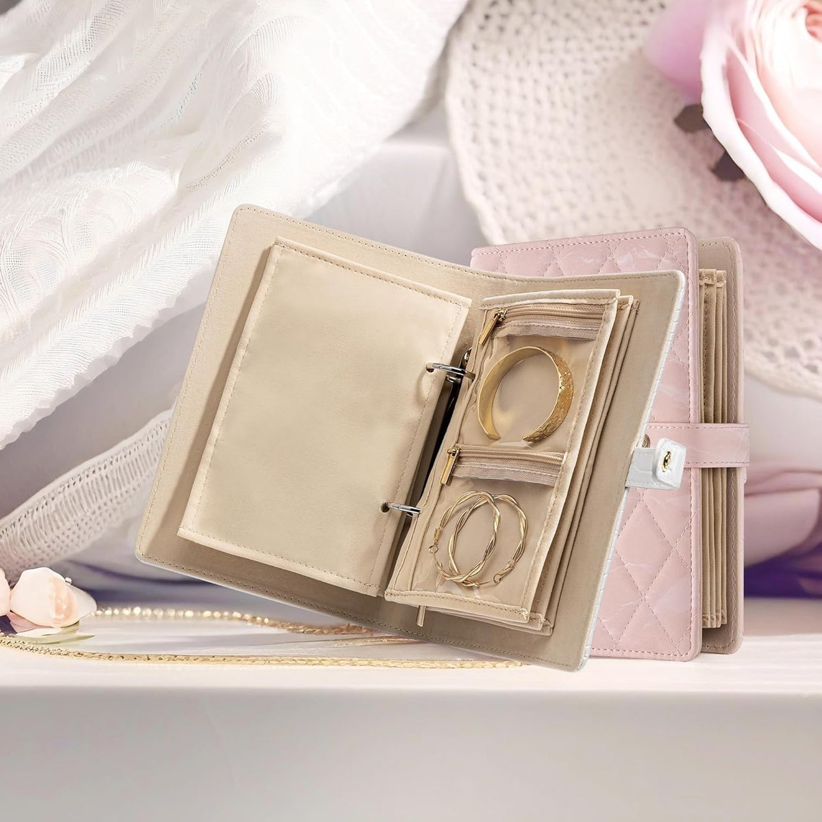 Faux Leather Jewelry Storage Case with 5 Detachable Pages, Tangle-Free Portable Jewelry Holder for Necklaces Rings Earrings Bracelets (Light-sensitive pink (with five-page cloth bag))