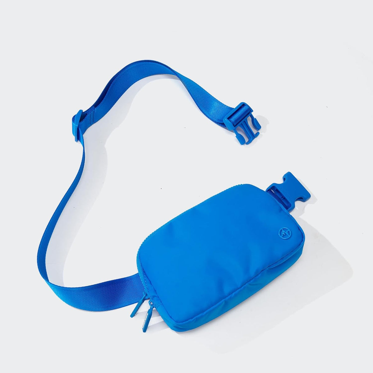 Two Way Zipper Fanny Pack Nylon Everywhere Belt Bag for Women, Water Repellent Waist Packs, Crossbody Bags with Adjustable Strap (Black).