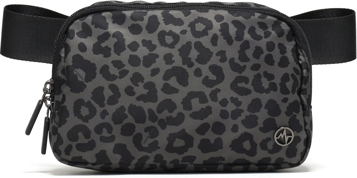 Two Way Zipper Fanny Pack Nylon Everywhere Belt Bag for Women, Water Repellent Waist Packs, Crossbody Bags with Adjustable Strap (Black).