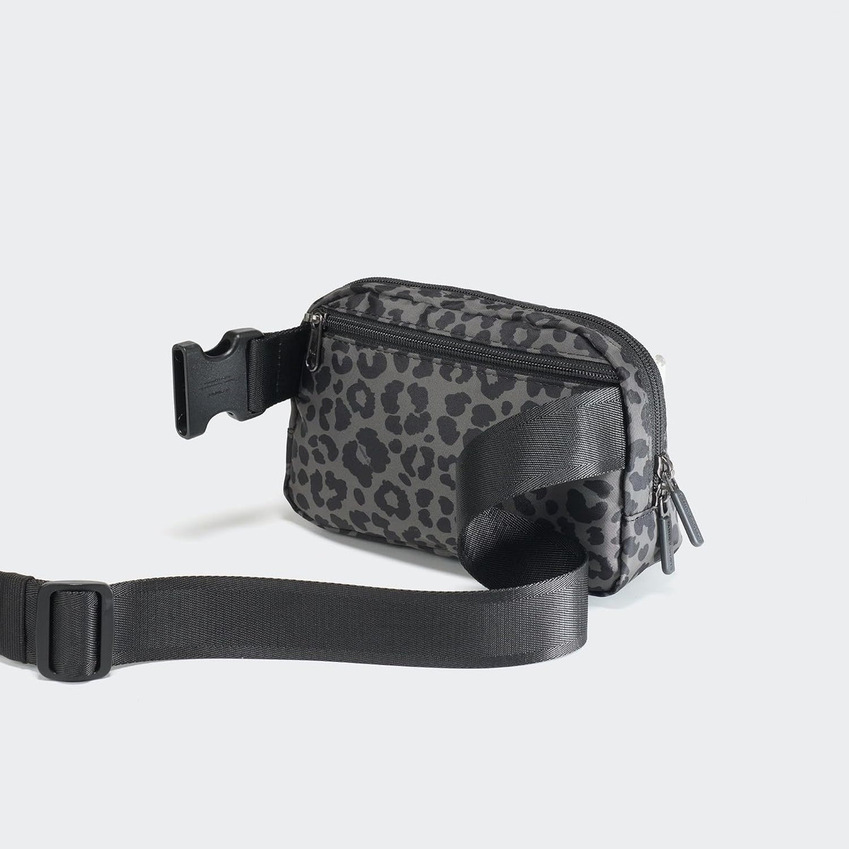 Two Way Zipper Fanny Pack Nylon Everywhere Belt Bag for Women, Water Repellent Waist Packs, Crossbody Bags with Adjustable Strap (Black).
