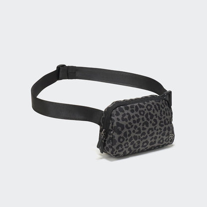 Two Way Zipper Fanny Pack Nylon Everywhere Belt Bag for Women, Water Repellent Waist Packs, Crossbody Bags with Adjustable Strap (Black).
