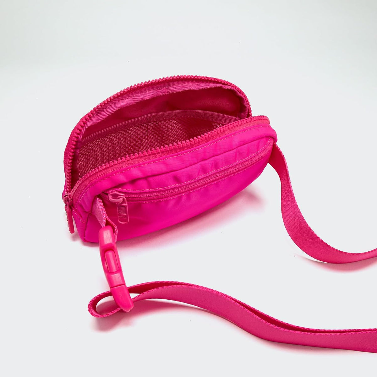 Two Way Zipper Fanny Pack Nylon Everywhere Belt Bag for Women, Water Repellent Waist Packs, Crossbody Bags with Adjustable Strap (Black).
