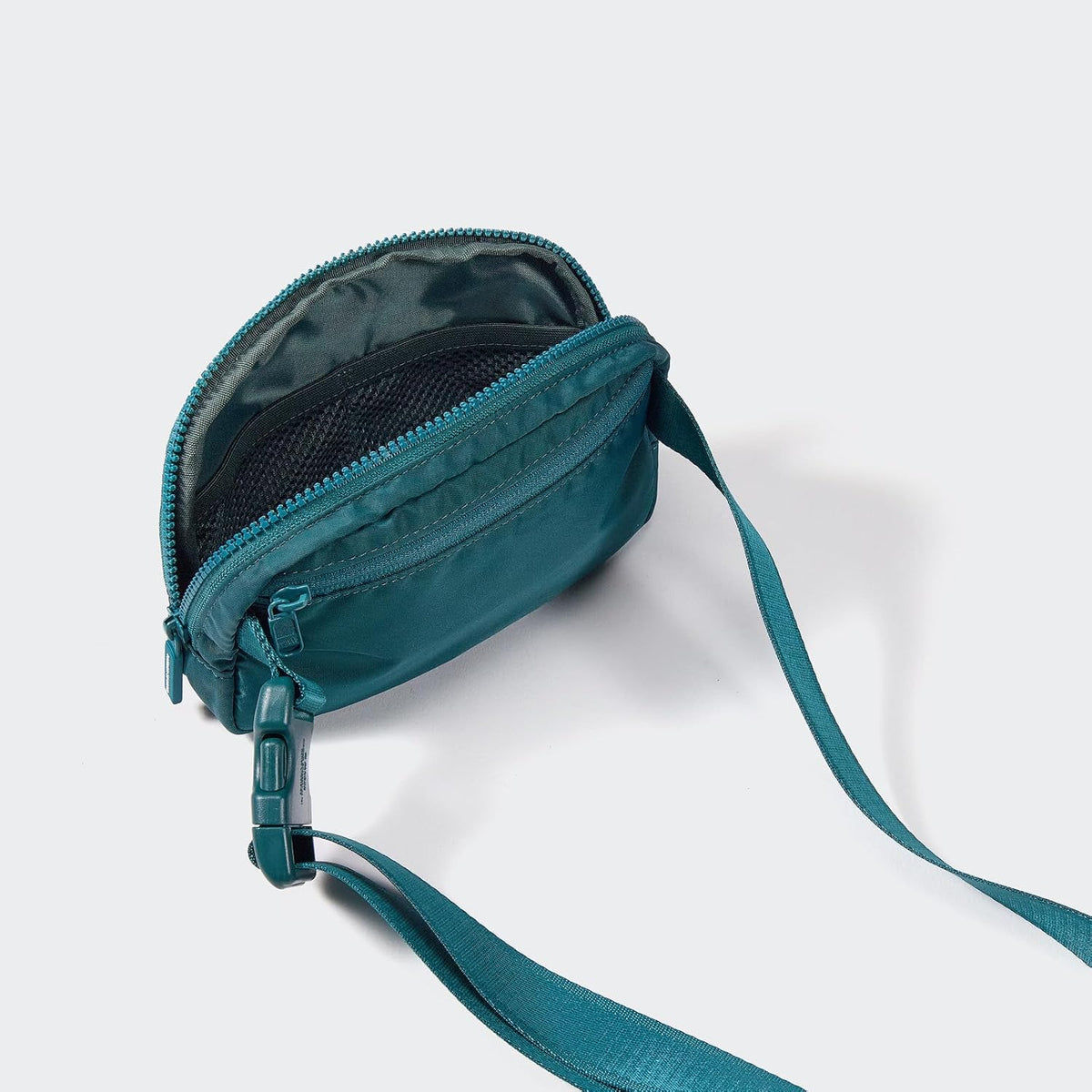 Two Way Zipper Fanny Pack Nylon Everywhere Belt Bag for Women, Water Repellent Waist Packs, Crossbody Bags with Adjustable Strap (Black).