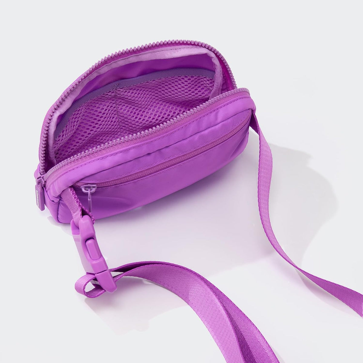 Two Way Zipper Fanny Pack Nylon Everywhere Belt Bag for Women, Water Repellent Waist Packs, Crossbody Bags with Adjustable Strap (Black).