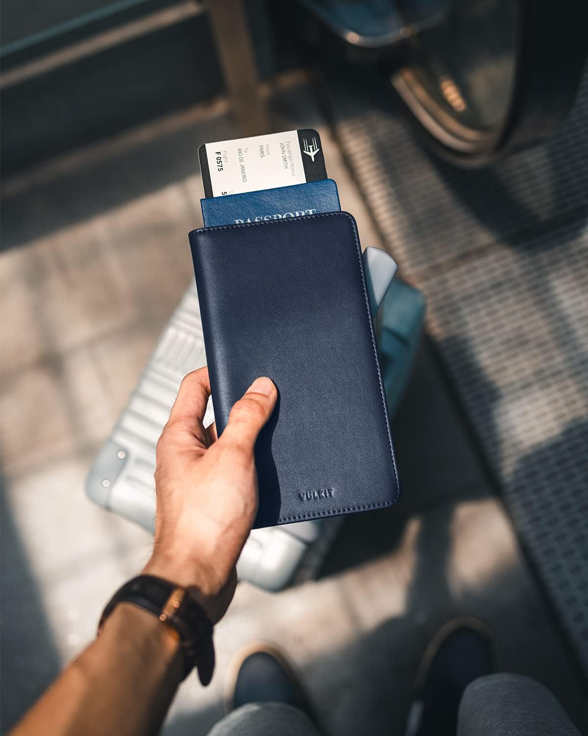 Passport Holder Wallet RFID Blocking Travel Wallet for Men & Women