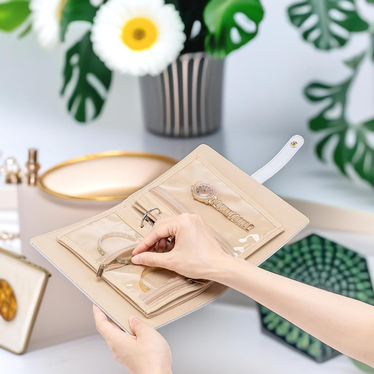 Jewelry Book Organizer - Leather Travel Jewelry Case with 5 Detachable Pages for Necklaces, Rings, Earrings, Tangle-Free, Giftable,Seashell Pink