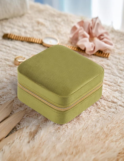Travel Jewelry Case Small Jewelry Box Jewelry Organizer Storage Case Portable PU Leather Mini Jewelry Travel Case for Girls Womens Earring, Necklace, Rings,Bracelets