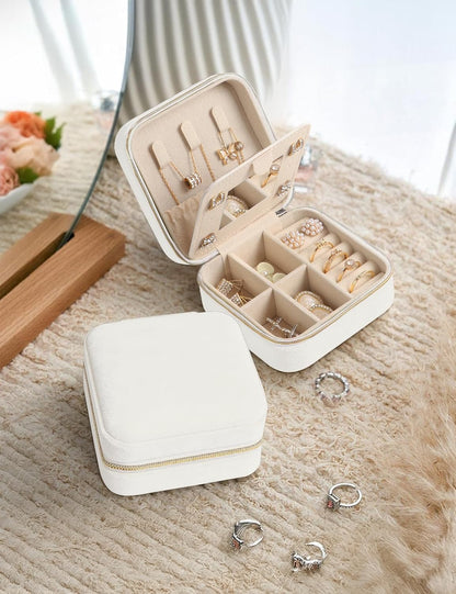 Travel Jewelry Case Small Jewelry Box Jewelry Organizer Storage Case Portable PU Leather Mini Jewelry Travel Case for Girls Womens Earring, Necklace, Rings,Bracelets