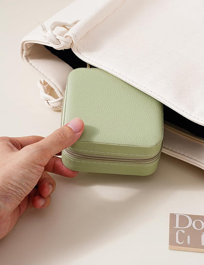 Travel Jewelry Case Small Jewelry Box Jewelry Organizer Storage Case Portable PU Leather Mini Jewelry Travel Case for Girls Womens Earring, Necklace, Rings,Bracelets