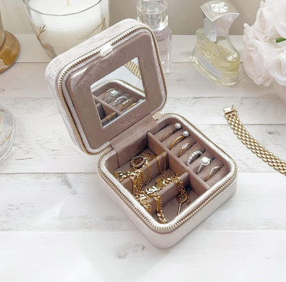 Travel Jewelry Box Organizer Velvet Travel Case With Mirror Rings Earrings Necklaces Storage Organizer Box (Red)