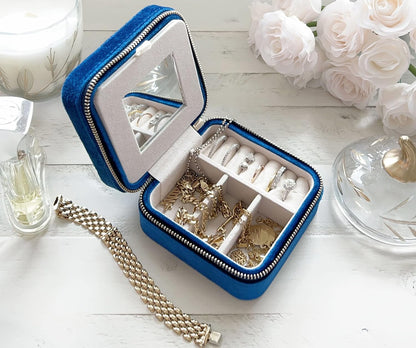 Travel Jewelry Box Organizer Velvet Travel Case With Mirror Rings Earrings Necklaces Storage Organizer Box (Red)