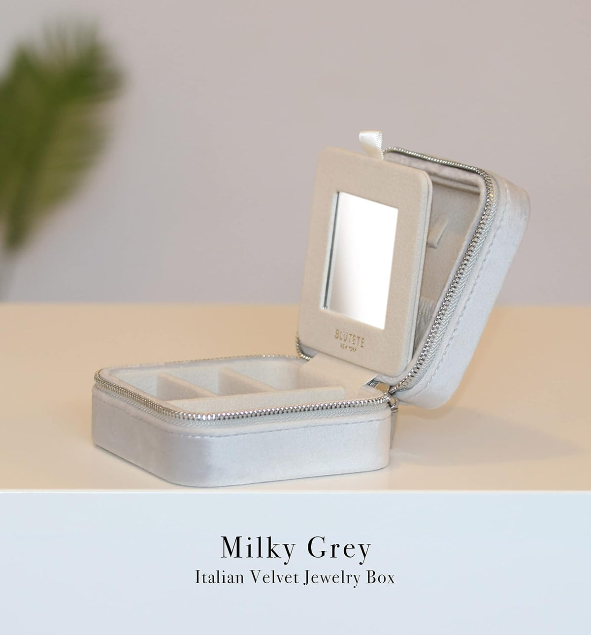 Travel Jewelry Box Organizer Velvet Travel Case With Mirror Rings Earrings Necklaces Storage Organizer Box (Red)