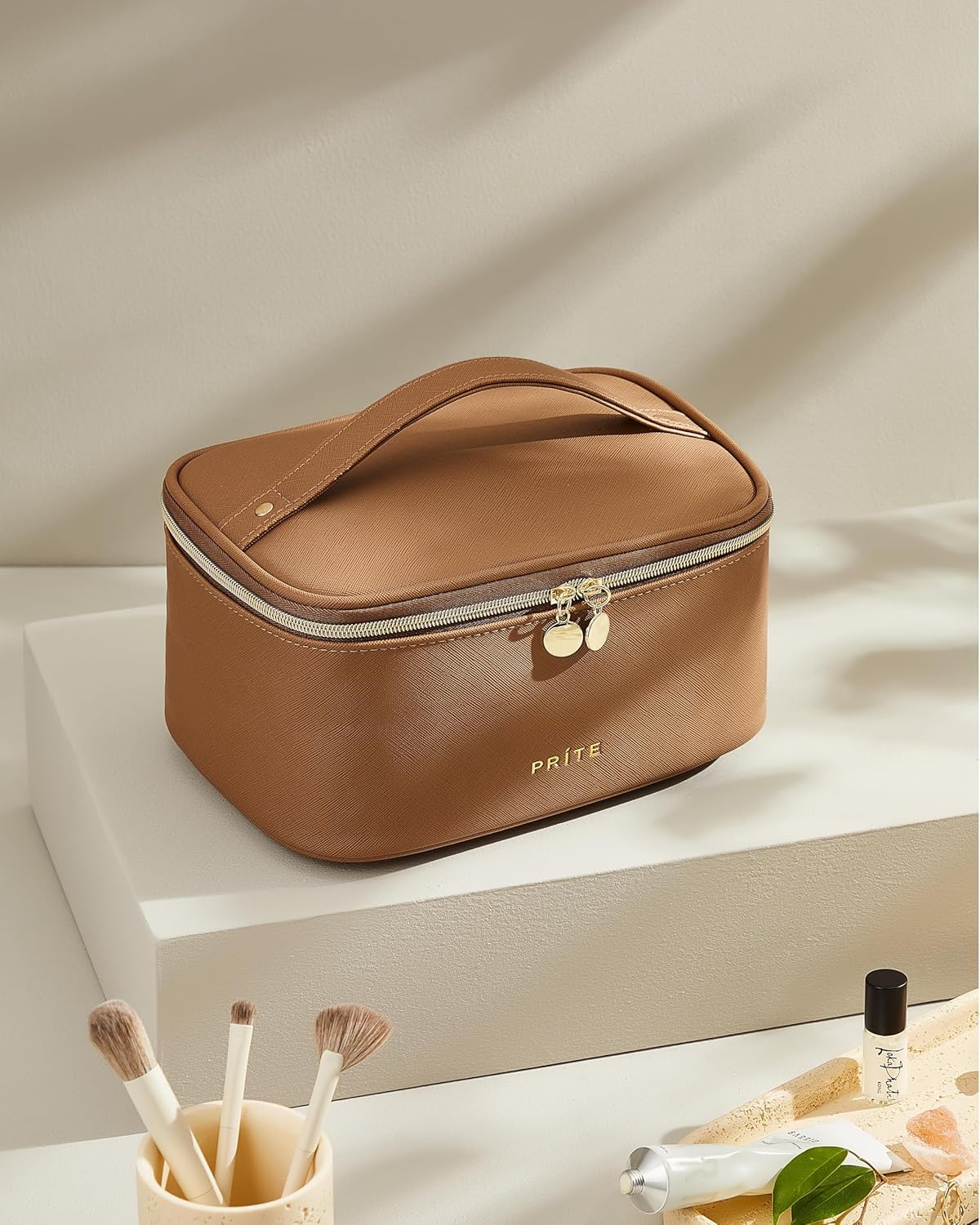 Makeup Bag, Large Capacity Cosmetic Bag for Women and Girls, Waterproof PU Leather Travel Makeup Case, Toiletry Organizer with Handle and Divider for Skincare and Brushes - Beige
